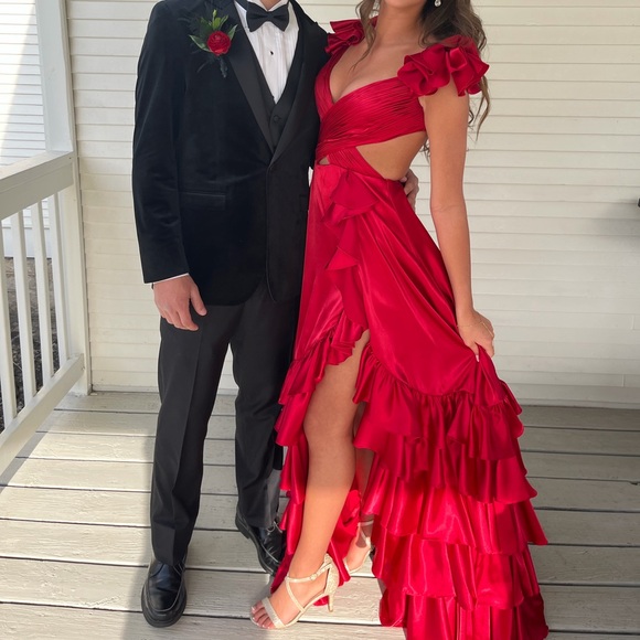 Elegant Red Ruffled Gown - Picture 1 of 5